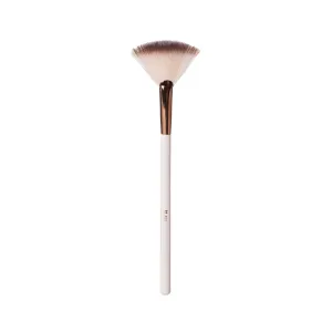 F03 - Fan Highlighter Brush