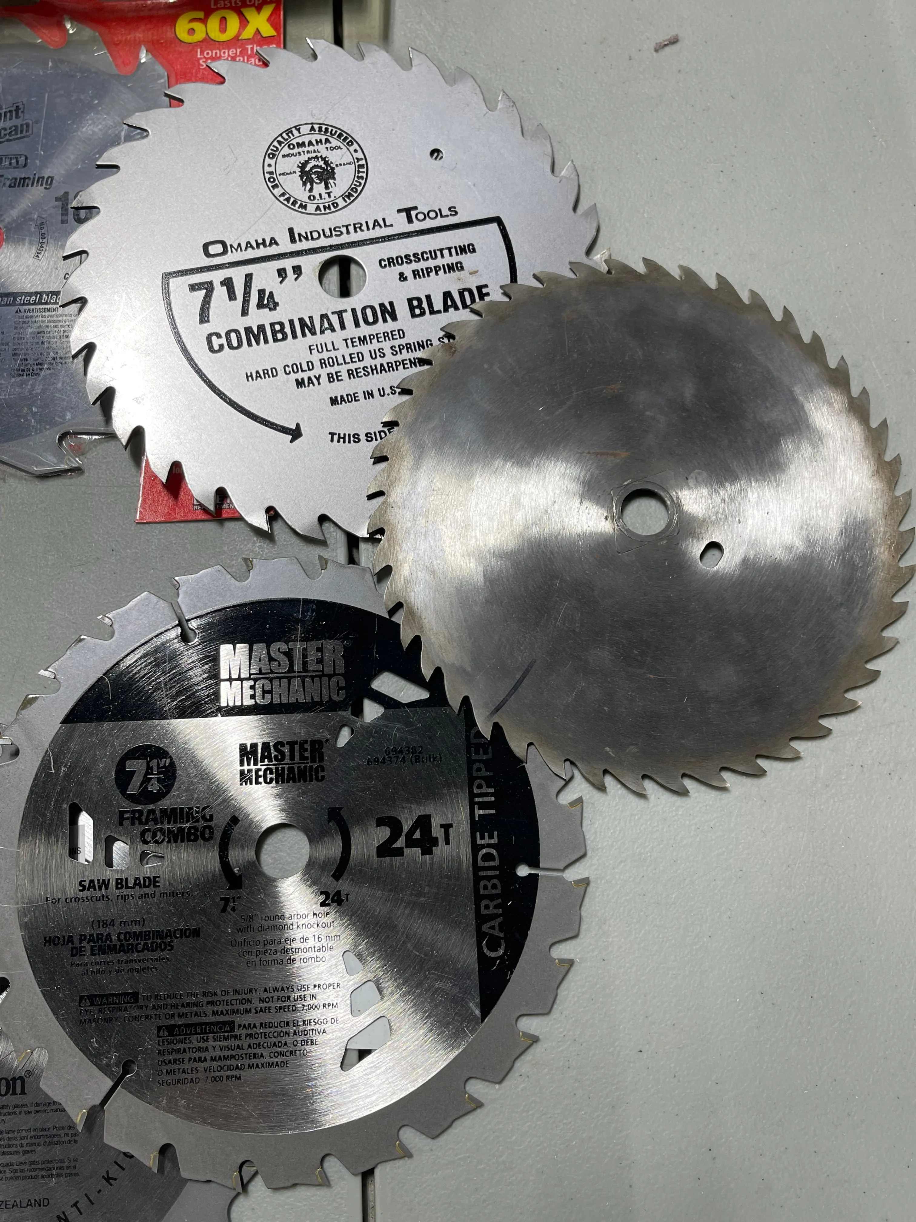 Lot of 8 7 1/4” Circular Saw Blades and Buffing Pad